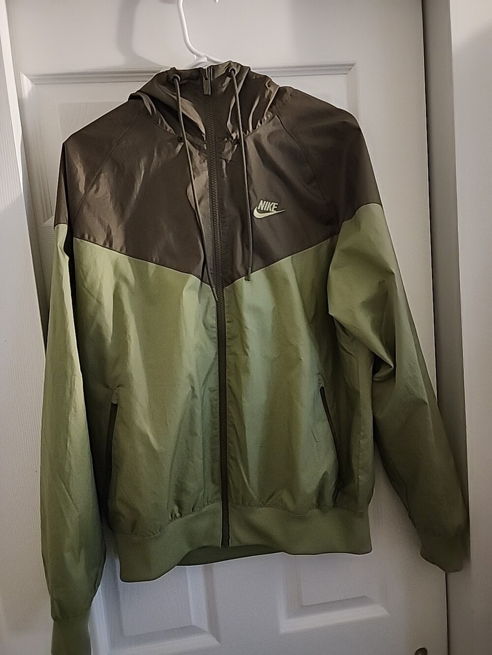 [DA0001-334] Mens Nike Sportswear Hooded Windrunner Jacket